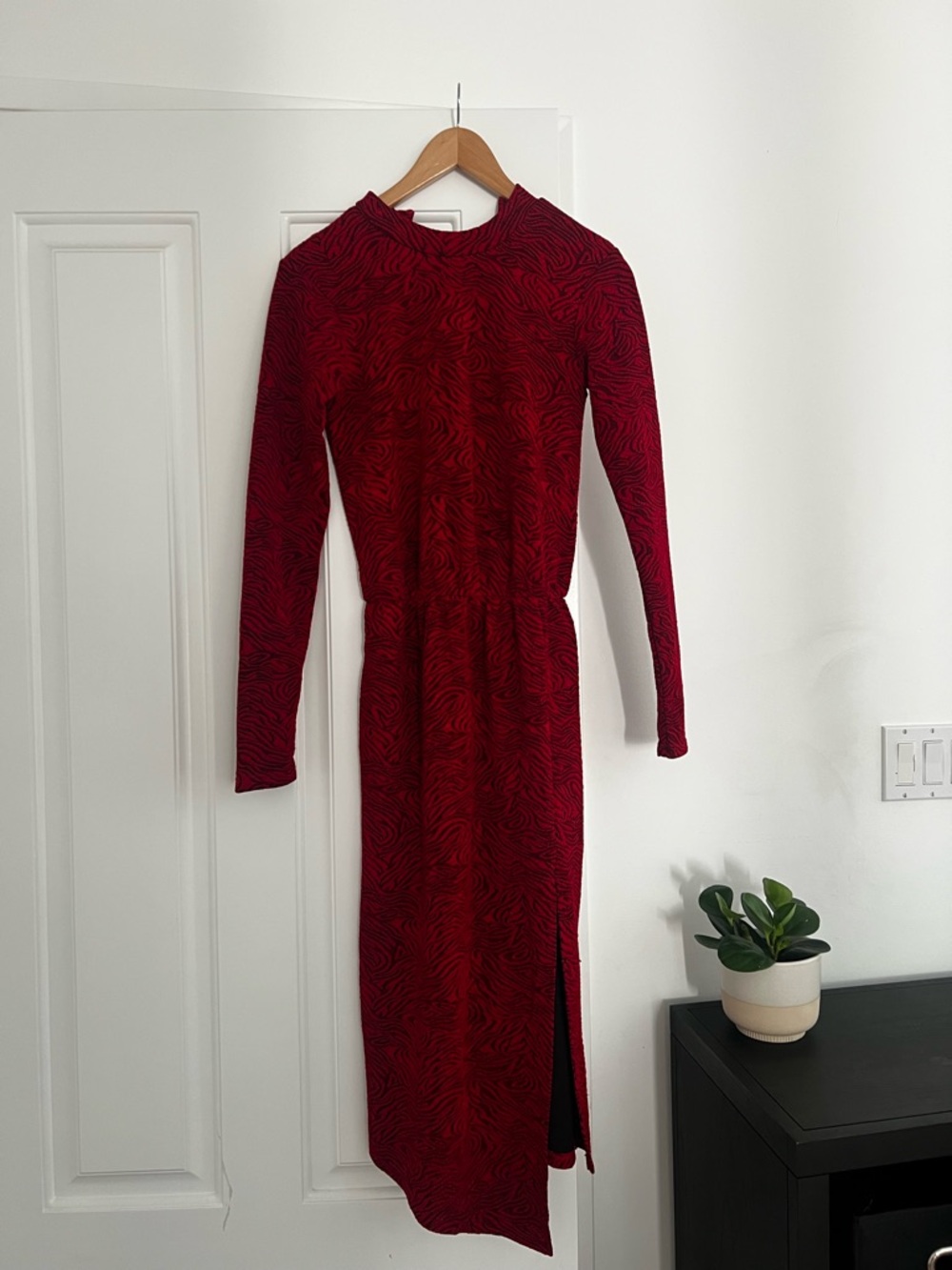 Zara Crimson Textured Long Sleeve Midi Dress